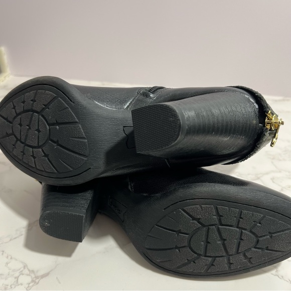 BOC Richardson Black Leather Chunky Heel Ankle Boots with Gold Accents -- 8.5 - Picture 9 of 11